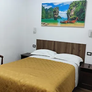 Hostel Affitta Mimi Family İtalya